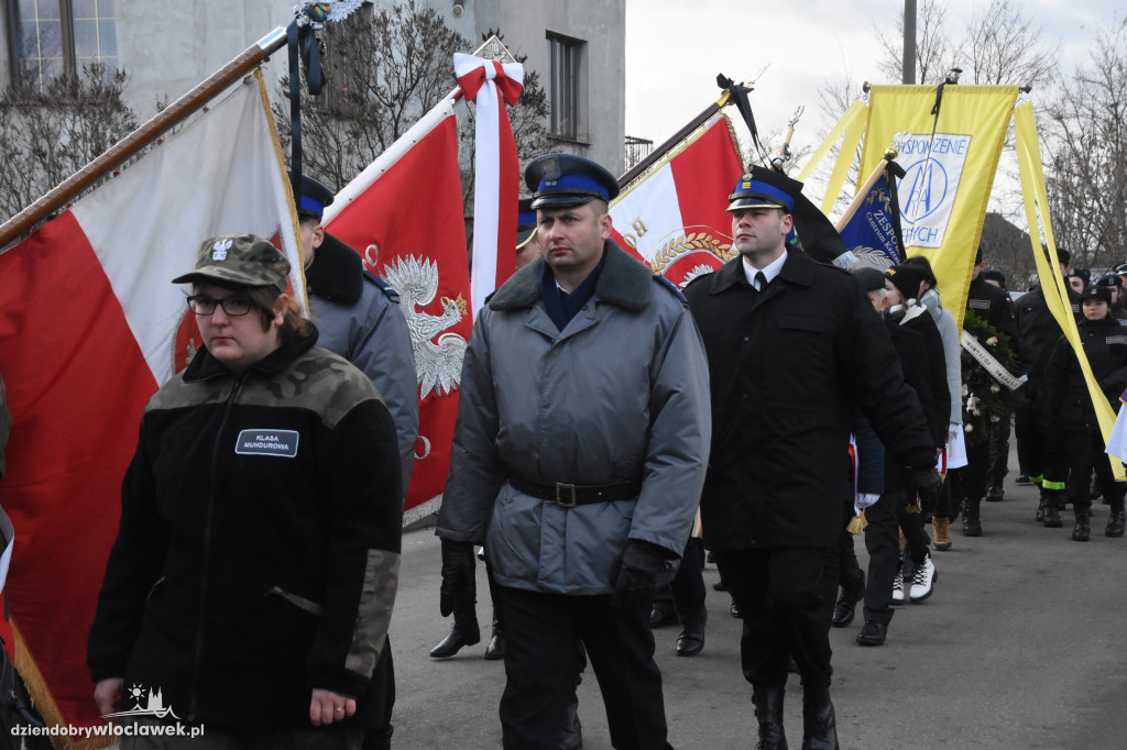 Tłumy na pogrzebie burmistrza Andrzeja Cieśli
