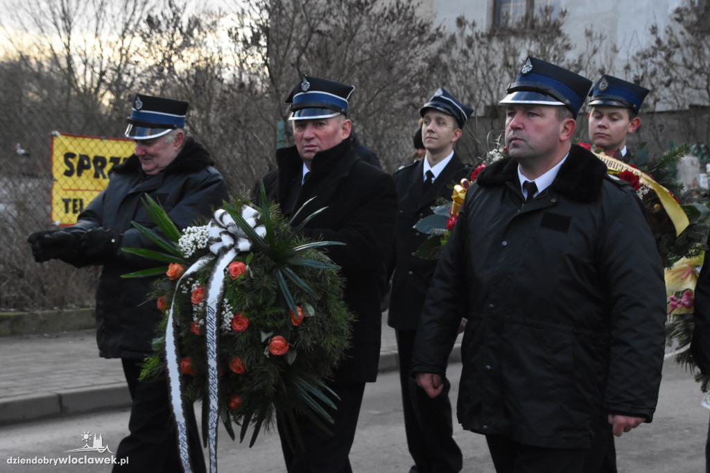Tłumy na pogrzebie burmistrza Andrzeja Cieśli