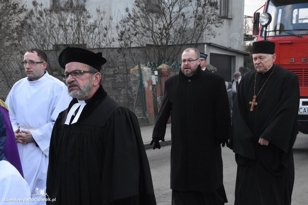 Tłumy na pogrzebie burmistrza Andrzeja Cieśli