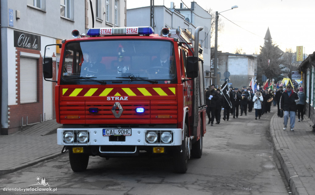 Tłumy na pogrzebie burmistrza Andrzeja Cieśli