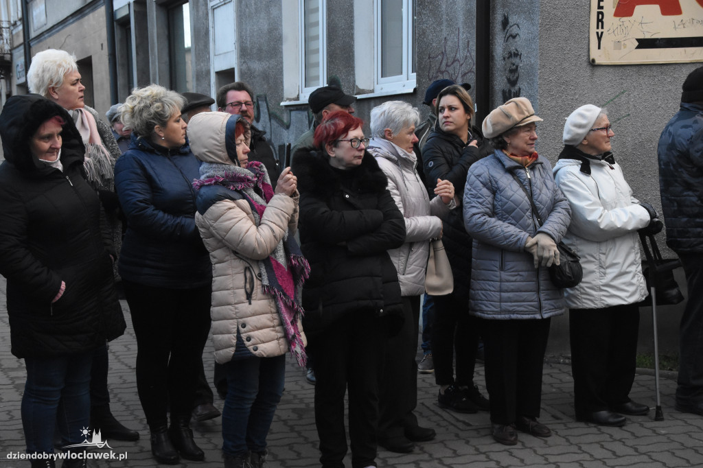 Tłumy na pogrzebie burmistrza Andrzeja Cieśli