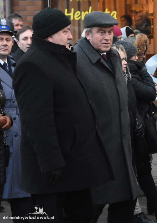 Tłumy na pogrzebie burmistrza Andrzeja Cieśli