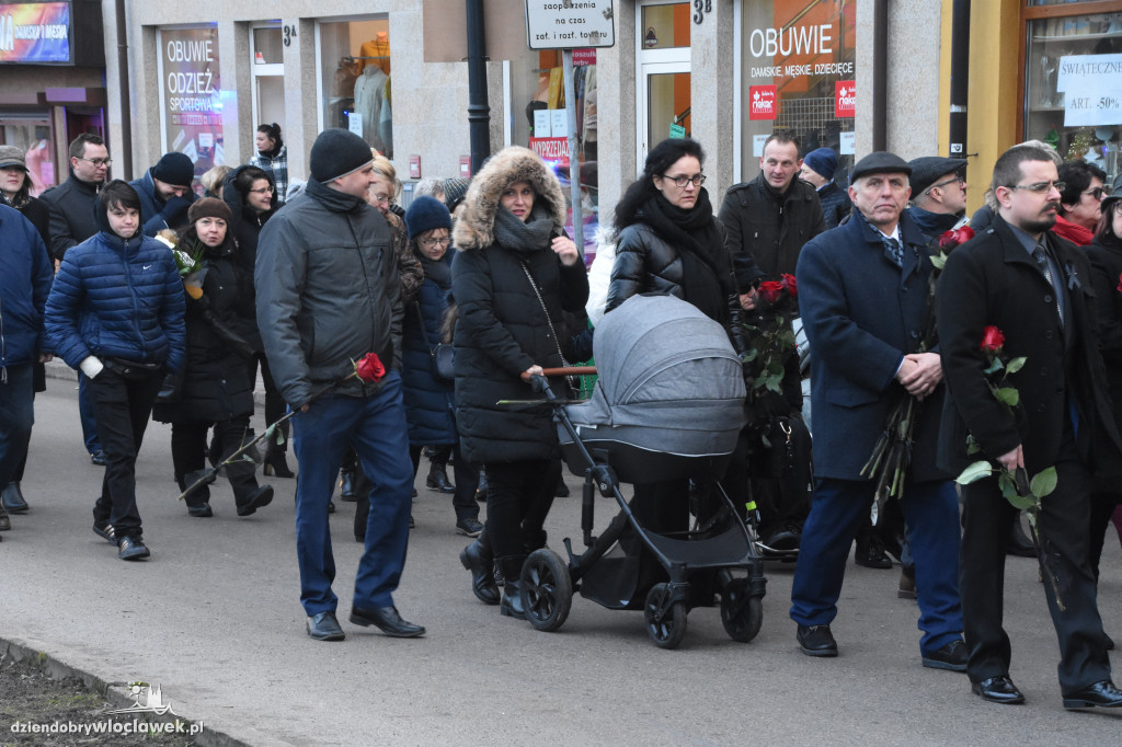 Tłumy na pogrzebie burmistrza Andrzeja Cieśli