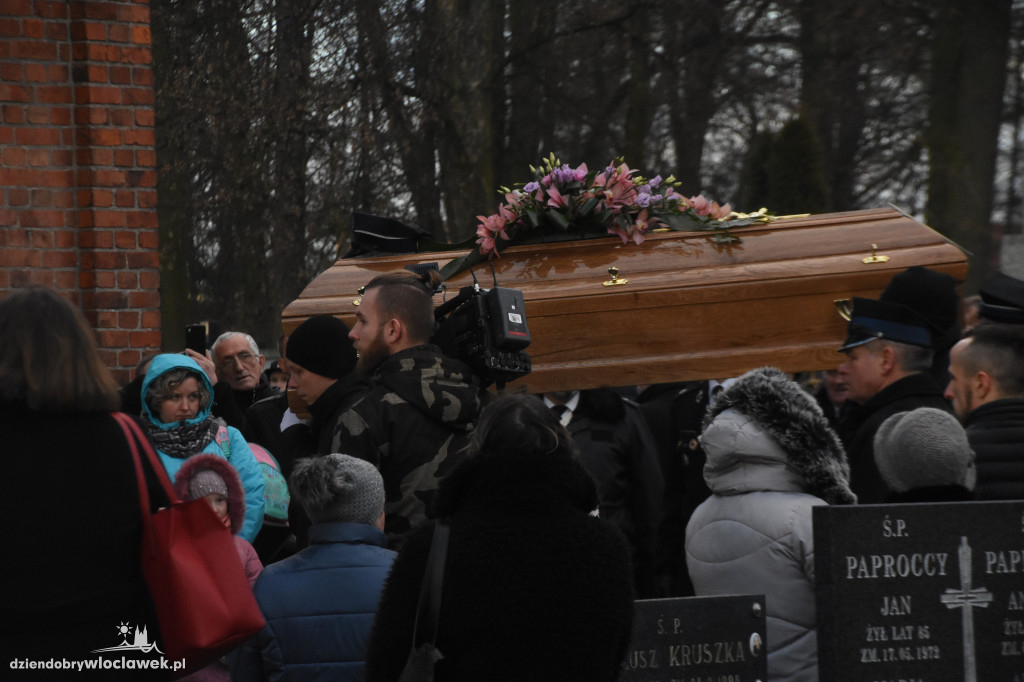 Tłumy na pogrzebie burmistrza Andrzeja Cieśli