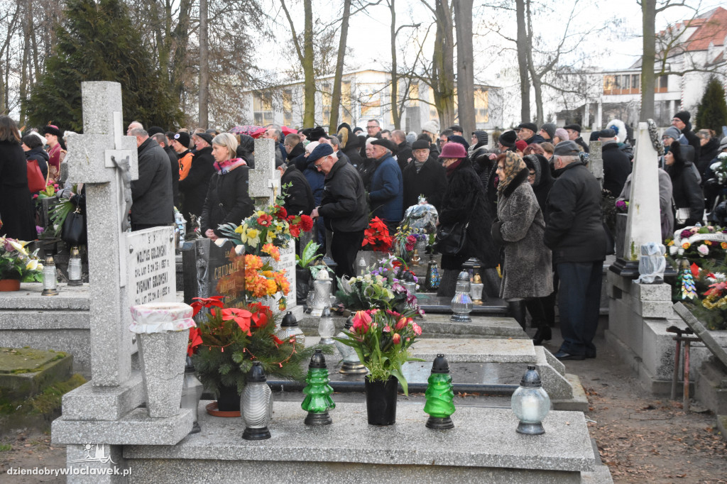 Tłumy na pogrzebie burmistrza Andrzeja Cieśli