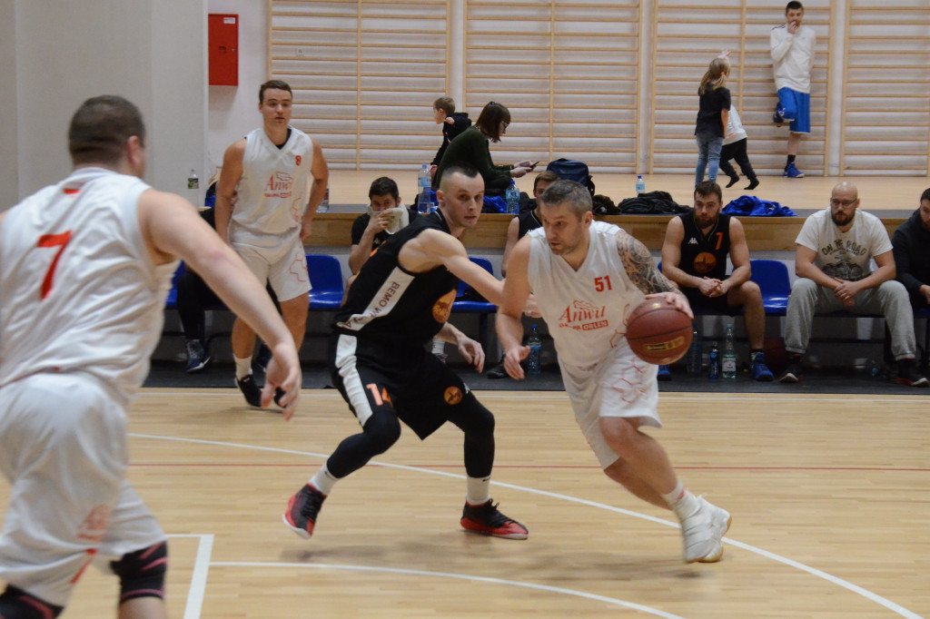Włocławska Liga Koszykówki Amatorskiej w hali OSiR