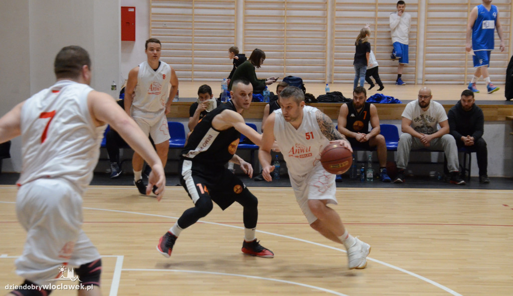 Włocławska Liga Koszykówki Amatorskiej w hali OSiR