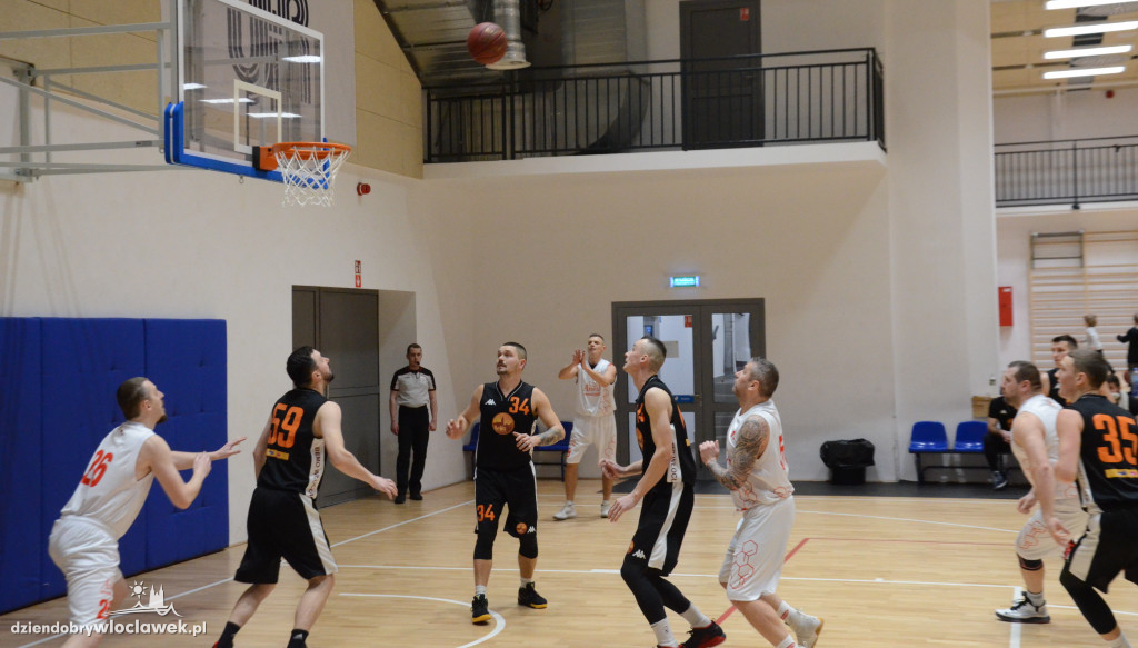 Włocławska Liga Koszykówki Amatorskiej w hali OSiR