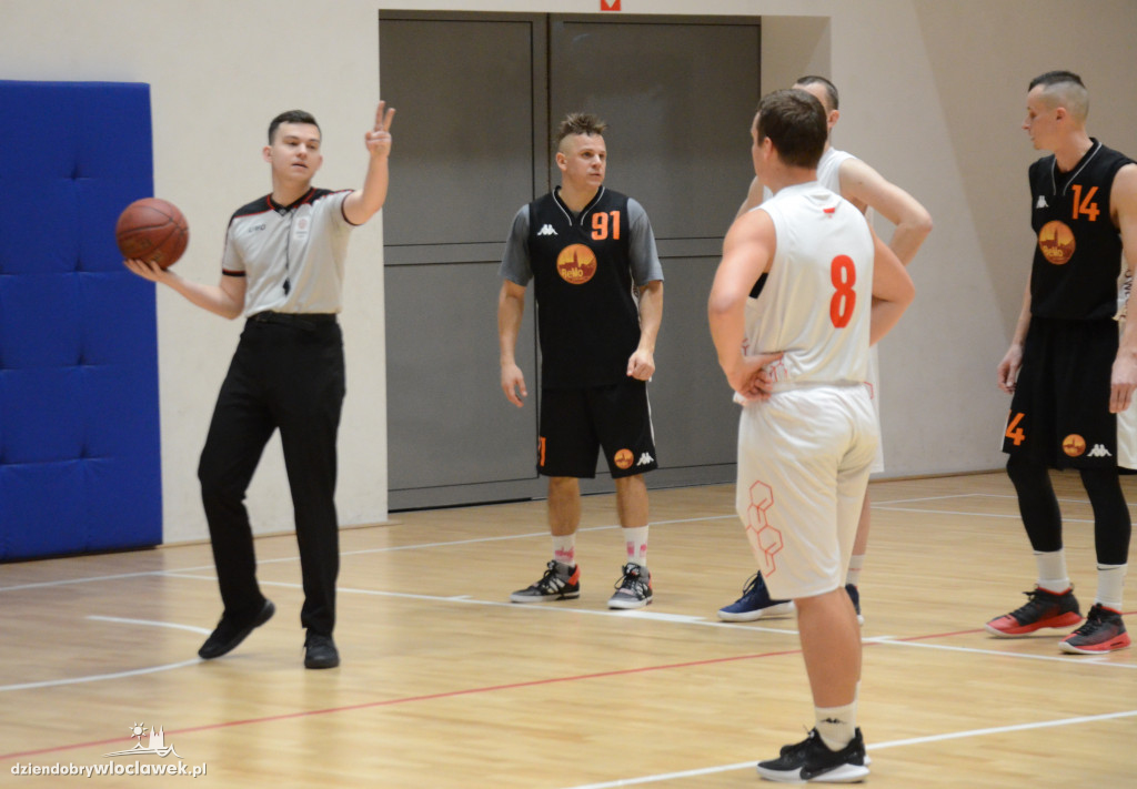 Włocławska Liga Koszykówki Amatorskiej w hali OSiR