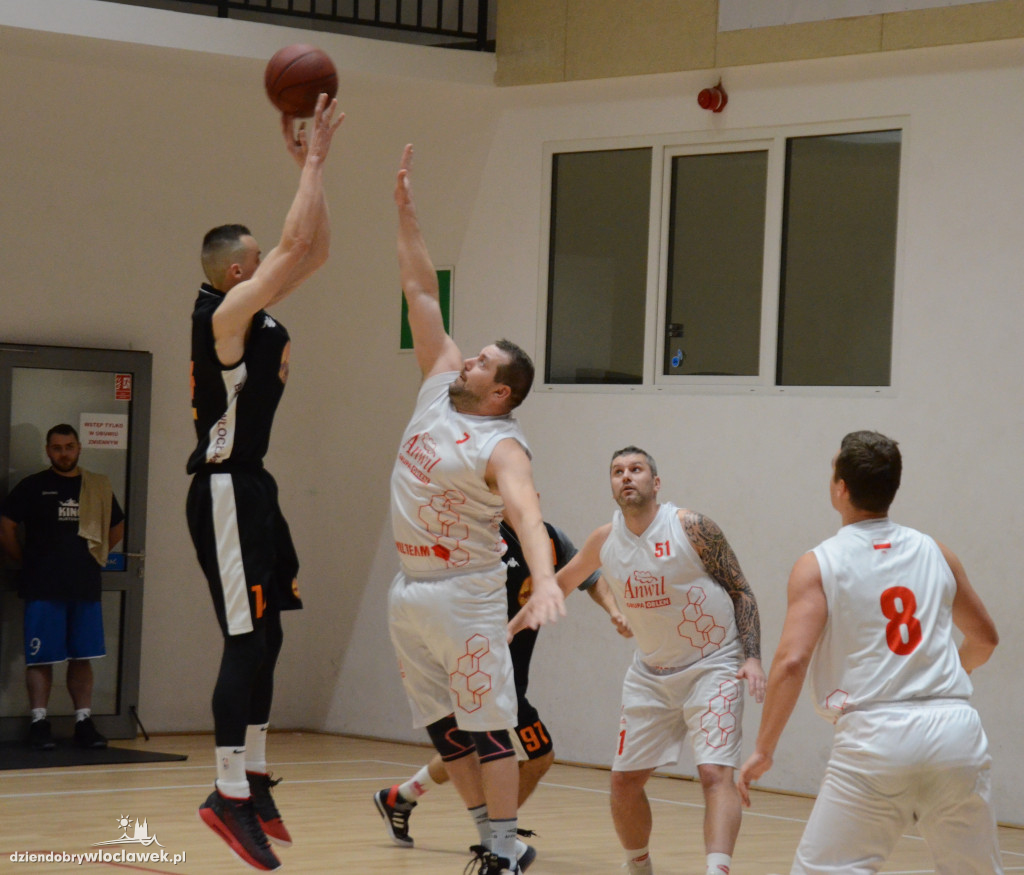 Włocławska Liga Koszykówki Amatorskiej w hali OSiR
