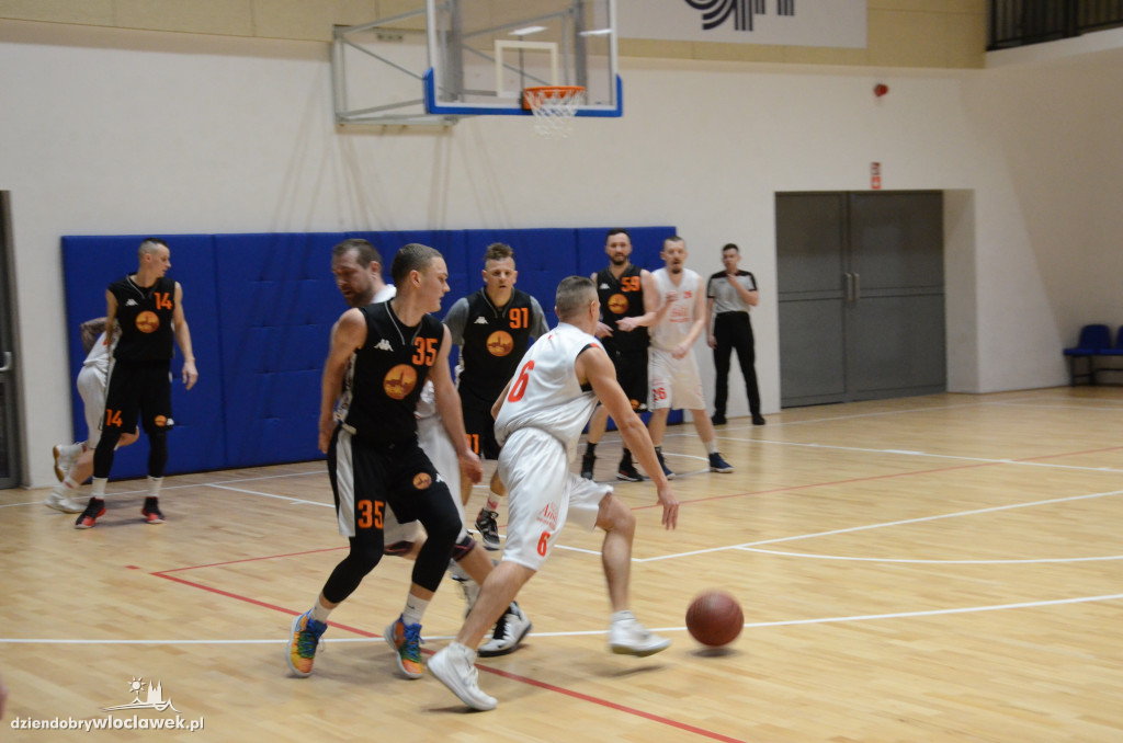Włocławska Liga Koszykówki Amatorskiej w hali OSiR