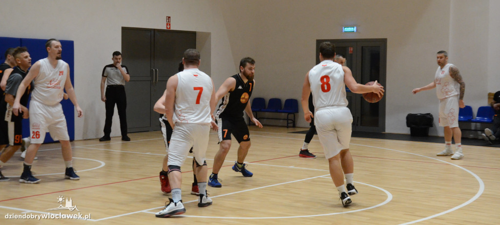 Włocławska Liga Koszykówki Amatorskiej w hali OSiR