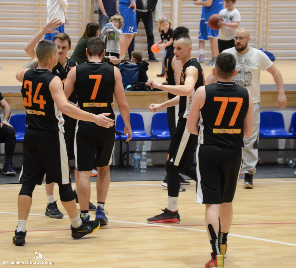 Włocławska Liga Koszykówki Amatorskiej w hali OSiR