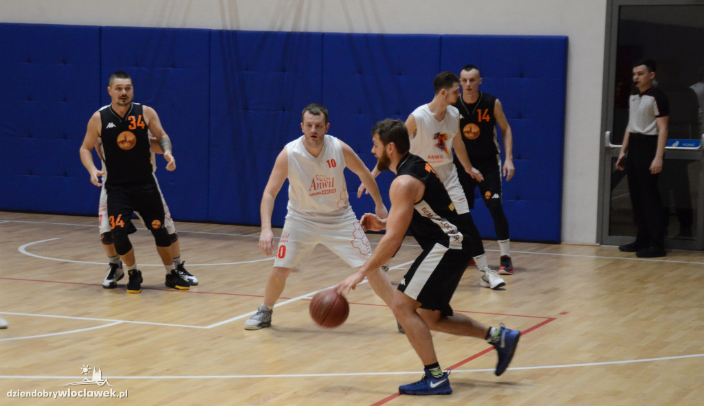 Włocławska Liga Koszykówki Amatorskiej w hali OSiR