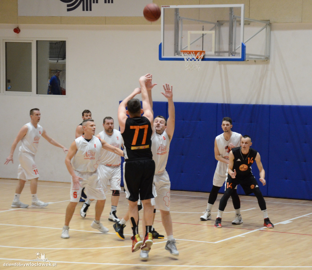 Włocławska Liga Koszykówki Amatorskiej w hali OSiR
