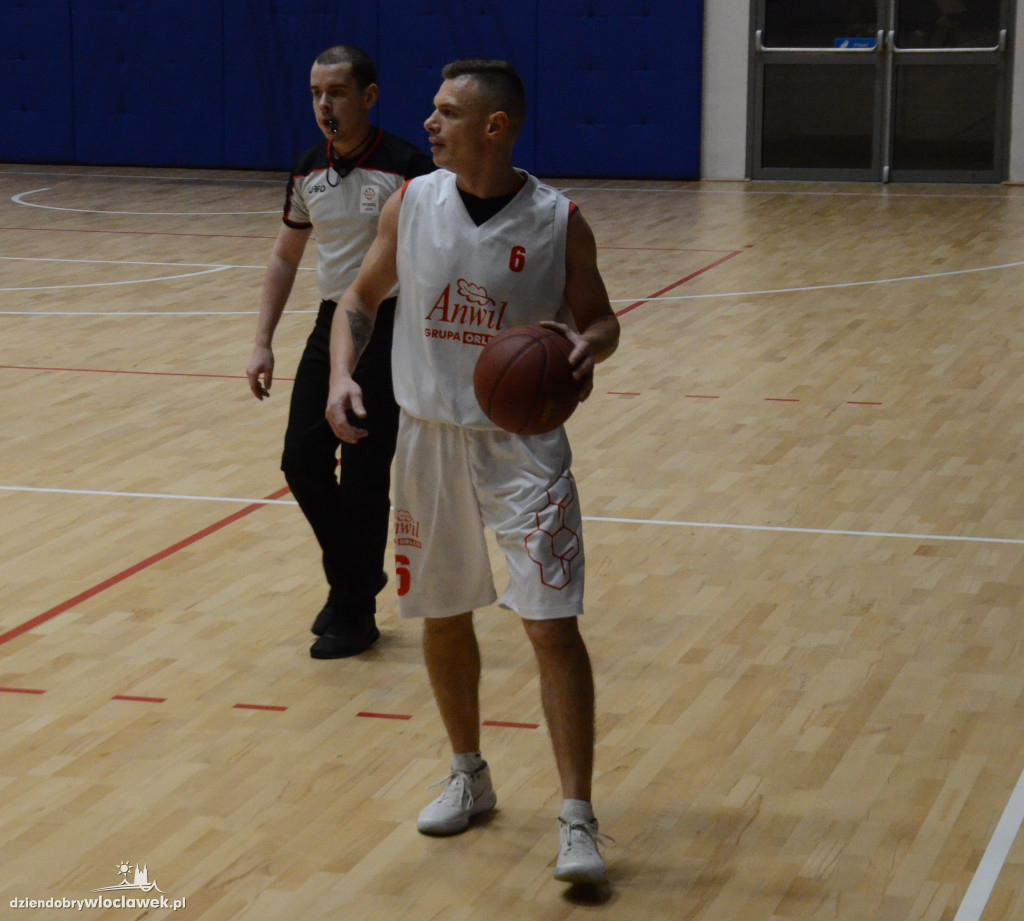 Włocławska Liga Koszykówki Amatorskiej w hali OSiR