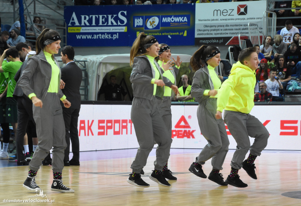Cheerleaderki na meczu z Teksüt Bandirma