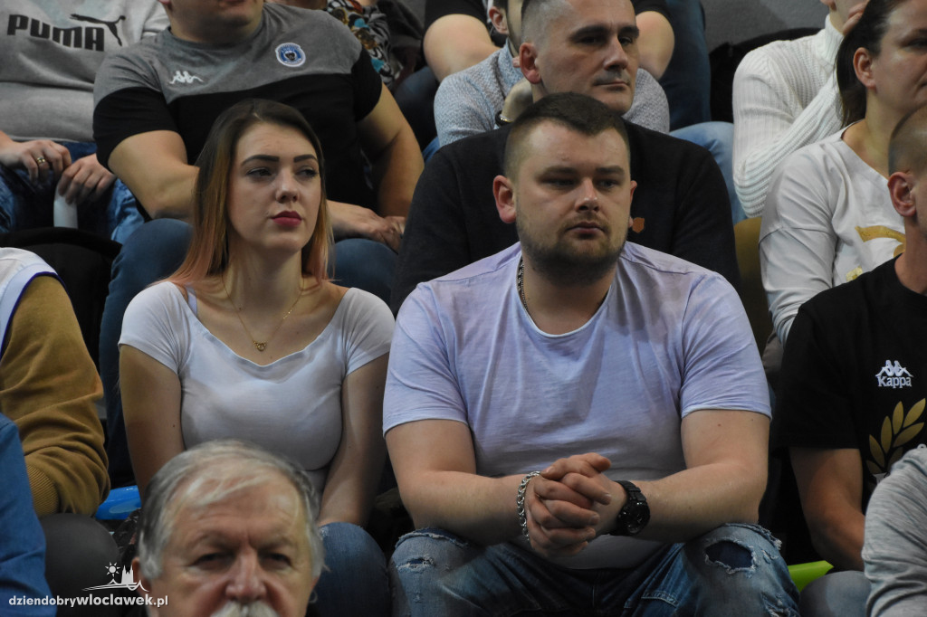 Kibice na meczu z Teksüt Bandirma