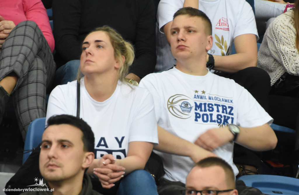 Kibice na meczu z Teksüt Bandirma