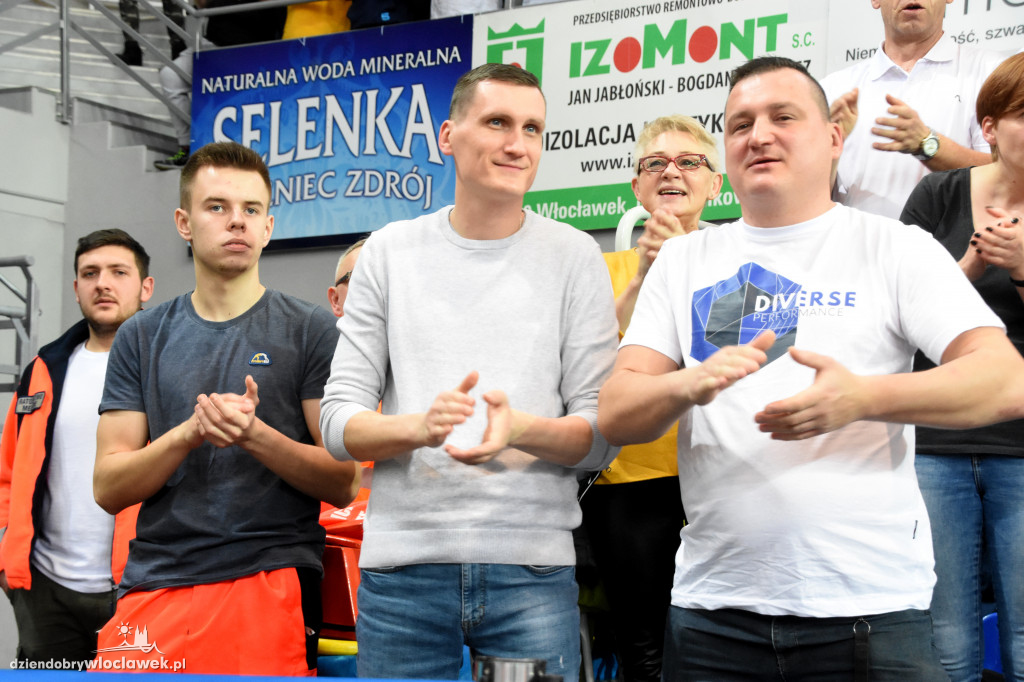 Kibice na meczu z Teksüt Bandirma