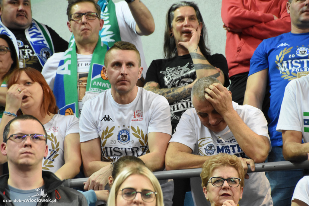 Kibice na meczu z Teksüt Bandirma
