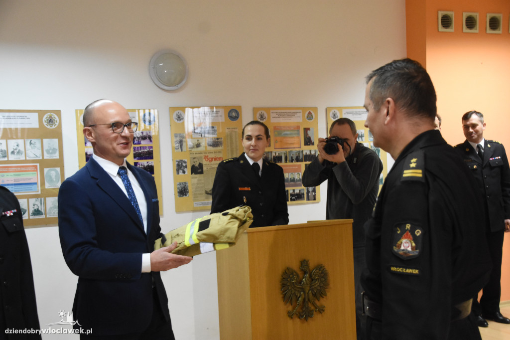 Strażacy z nagrodami i nowym sprzetem