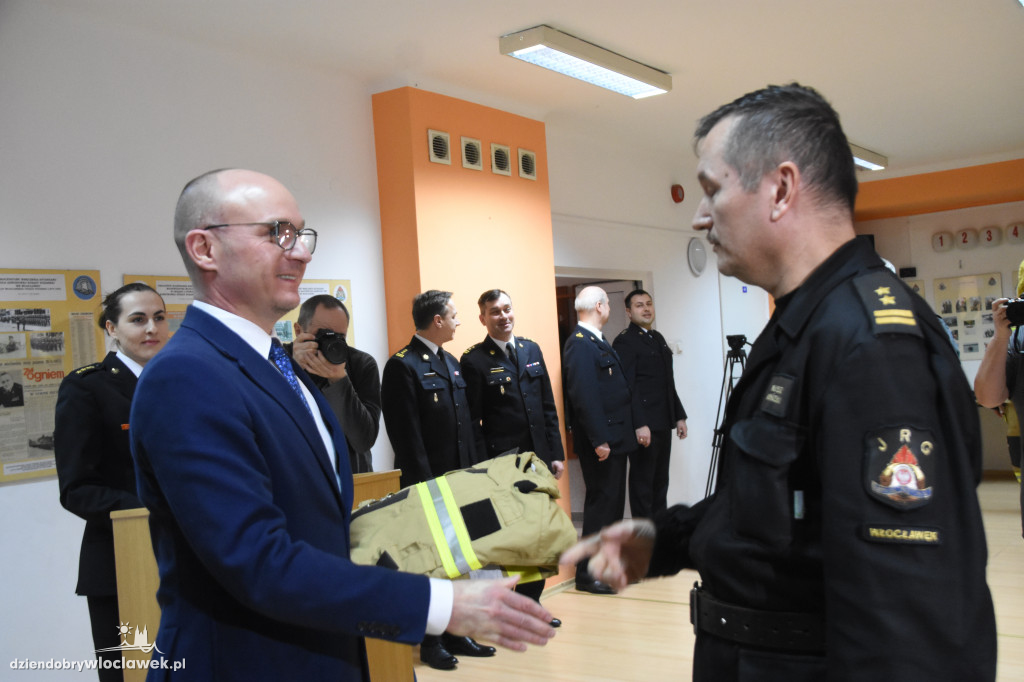 Strażacy z nagrodami i nowym sprzetem