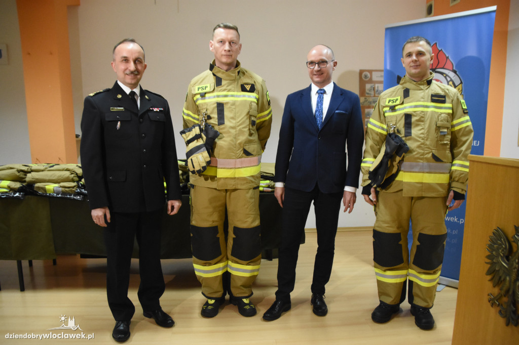 Strażacy z nagrodami i nowym sprzetem