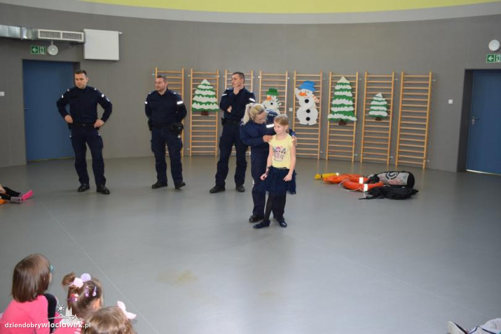Wizyta policjantów w Przedszkolu Publicznym nr 30