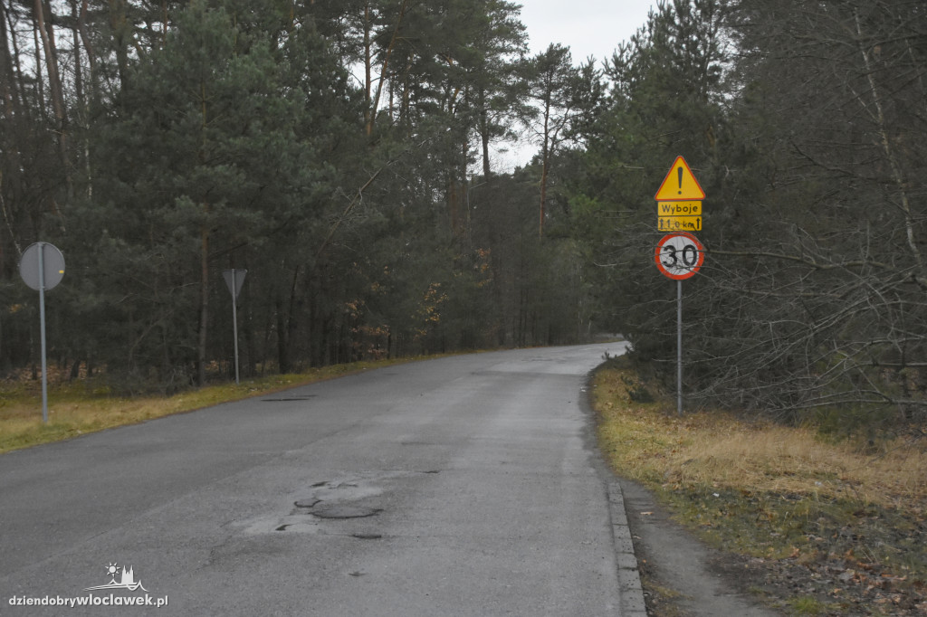 Tak wygląda droga na cmentarz
