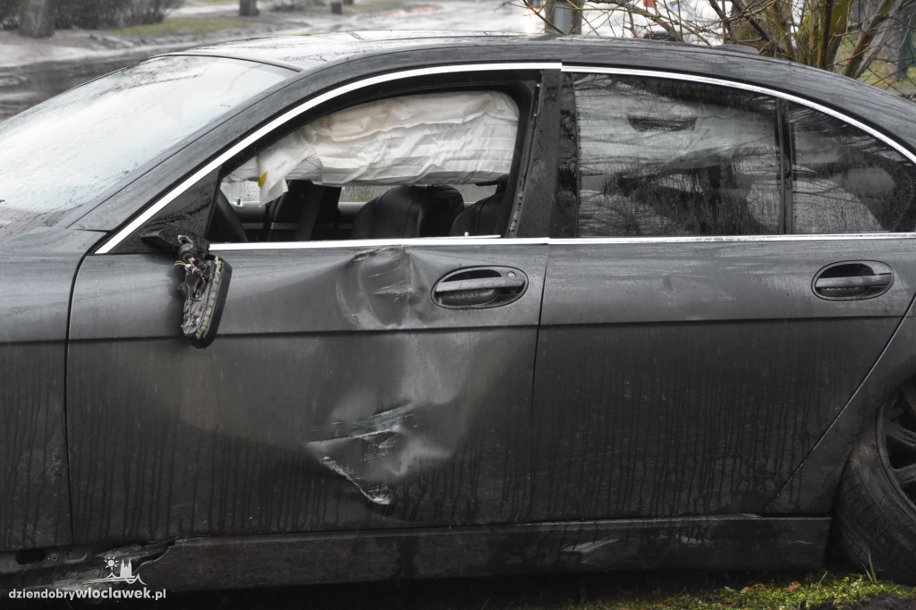 22-latka w bmw wjechała w płot