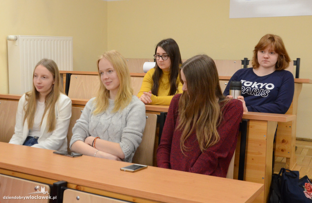 Wykład `Chiny - podstawy podstaw` w LZK