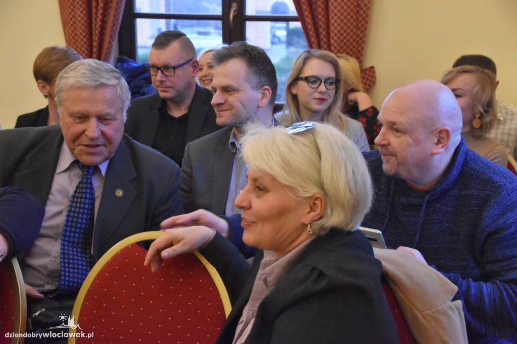 W Pałacu Bursztynowym o deglomeracji
