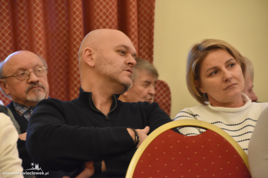 W Pałacu Bursztynowym o deglomeracji