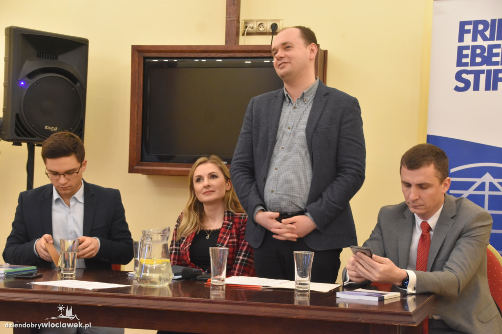 W Pałacu Bursztynowym o deglomeracji