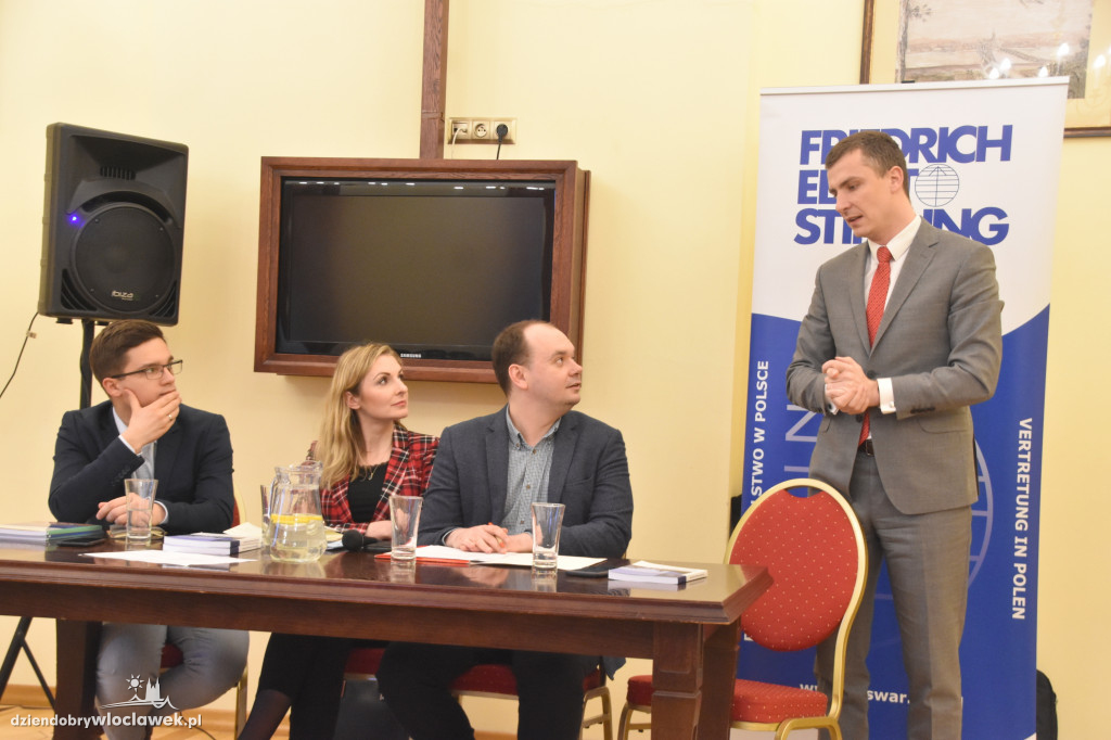 W Pałacu Bursztynowym o deglomeracji