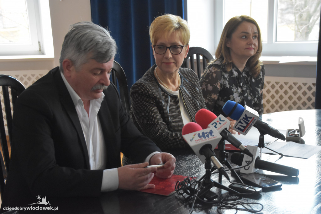 Podpisanie umowy PUZ Włocławek ze szpitalem w Lipnie