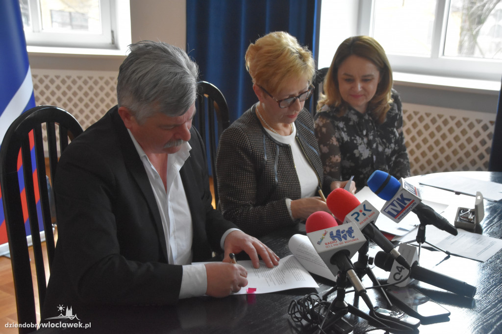 Podpisanie umowy PUZ Włocławek ze szpitalem w Lipnie