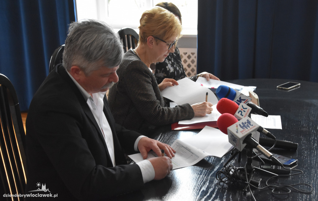 Podpisanie umowy PUZ Włocławek ze szpitalem w Lipnie
