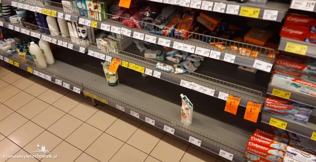 Sklepowe półki świecą pustkami
