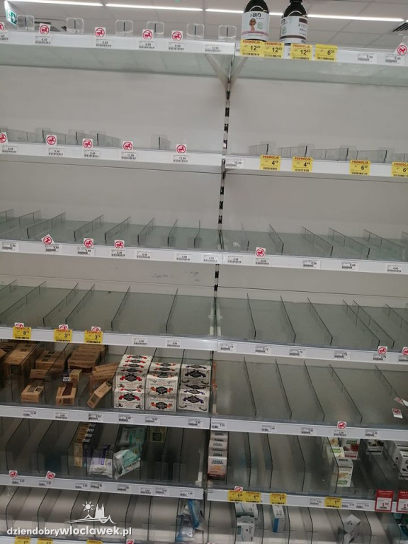 Sklepowe półki świecą pustkami