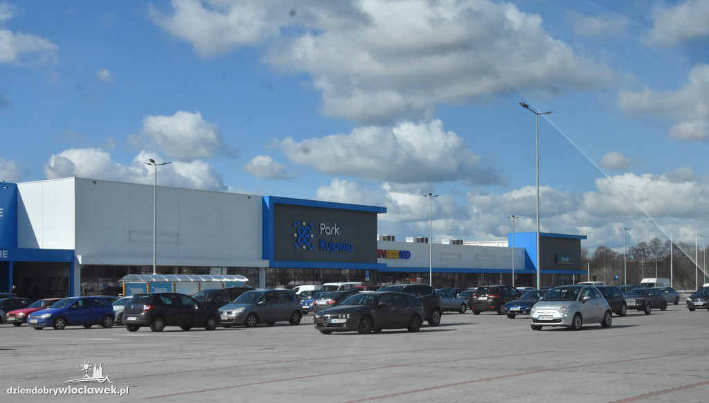 Mniejszy ruch przy włocławskich centrach handlowych