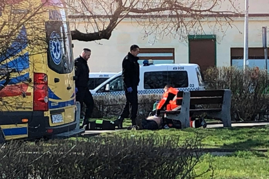 Akcja reanimacyjna na pl. Staszica