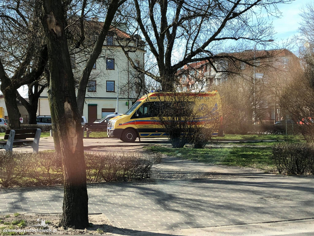 Akcja reanimacyjna na pl. Staszica