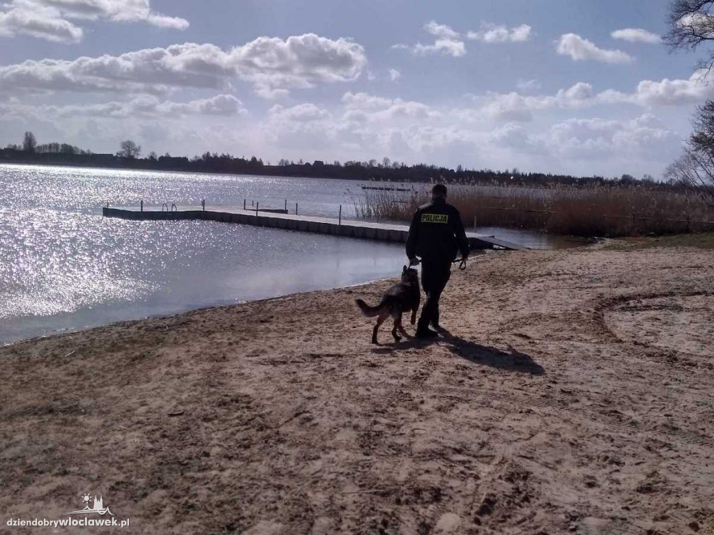 Policjanci patrolowali lasy, plaże i parki