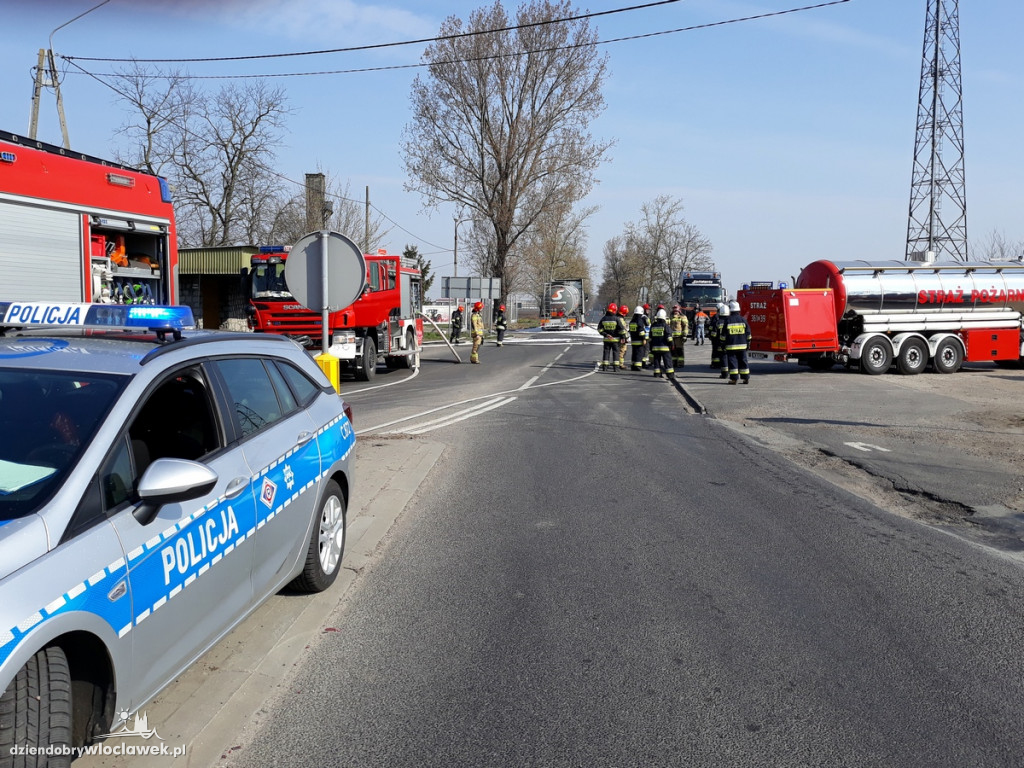 Rozszczelniła się cysterna z łatwopalną substancją