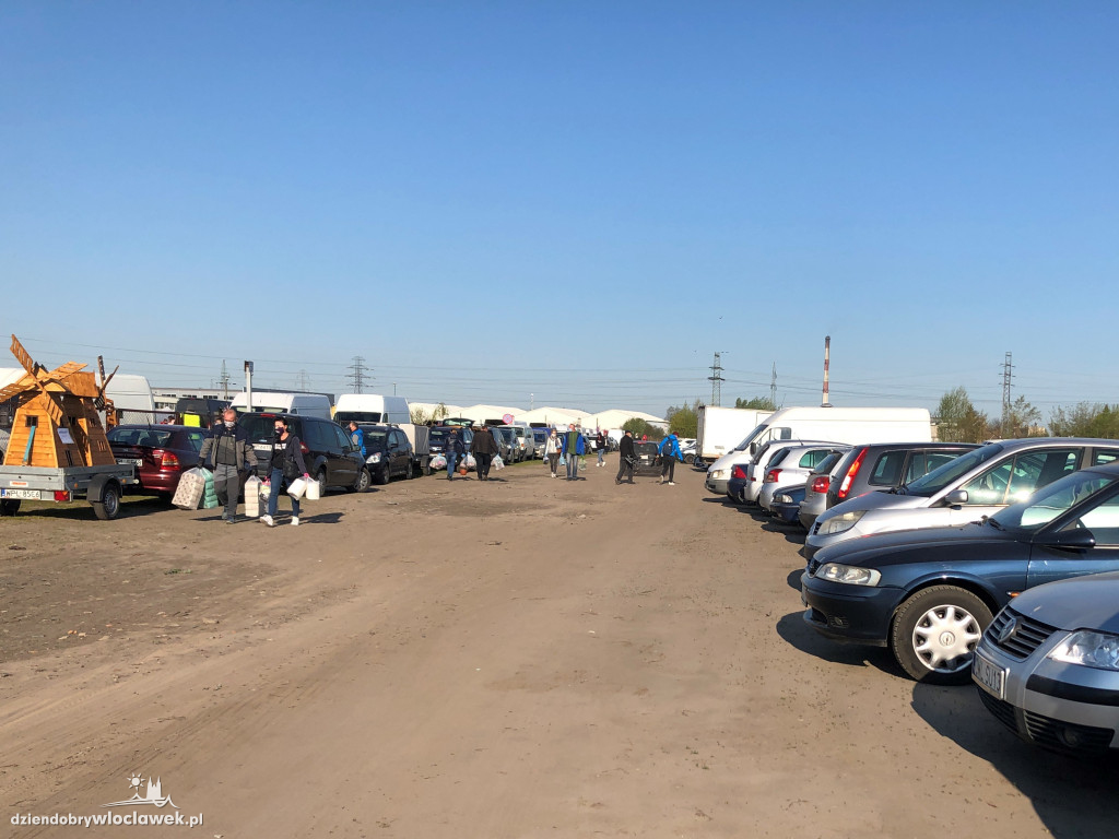 Pchli targ znowu otwarty dla kupujących
