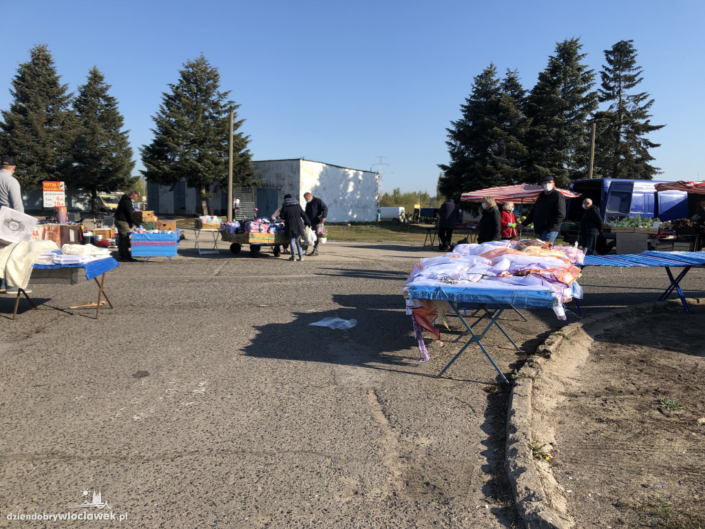 Pchli targ znowu otwarty dla kupujących