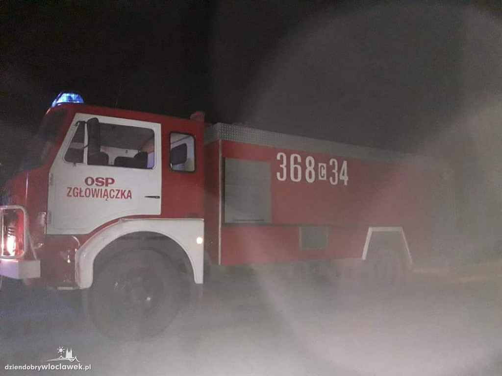 Z dymem poszło kilkadziesiąt bel słomy