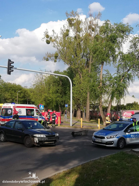 Zderzenie motocykla i osobówki na Zazamczu